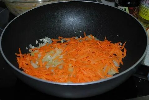Лук и морковь на растительном