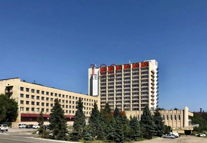 Парковка около мамаева кургана. Гамзатова 7 волгоград. Ул расула гамзатова 7 волгоград на карте. Волгограде, возле мамаева кургана. Гостиница рядом с мамаевым курганом.