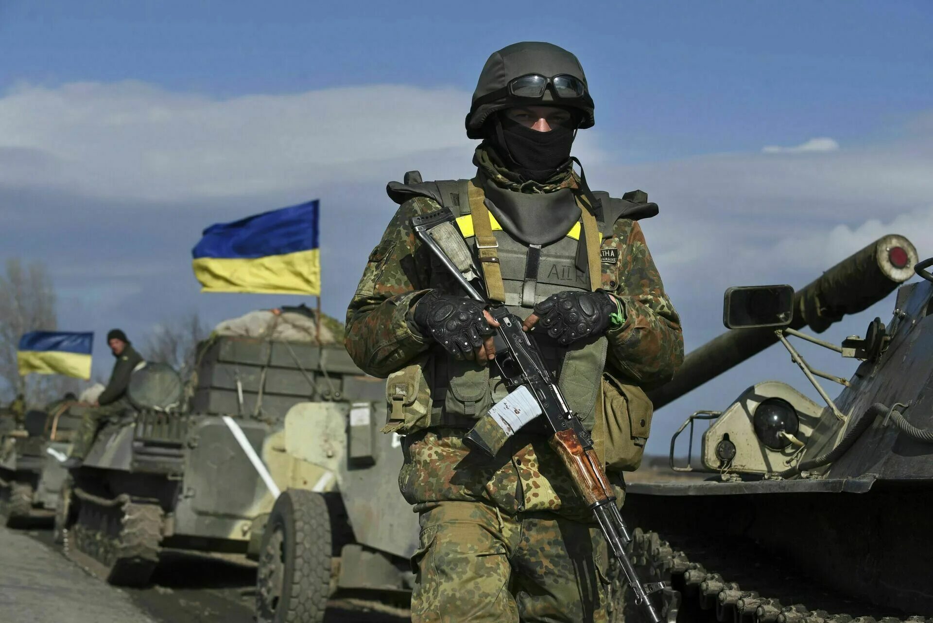 Франция ведет войска на украину. ВСУ Украины 2014. ВСУ Украина армия. Солдаты ЗСУ ВСУ.
