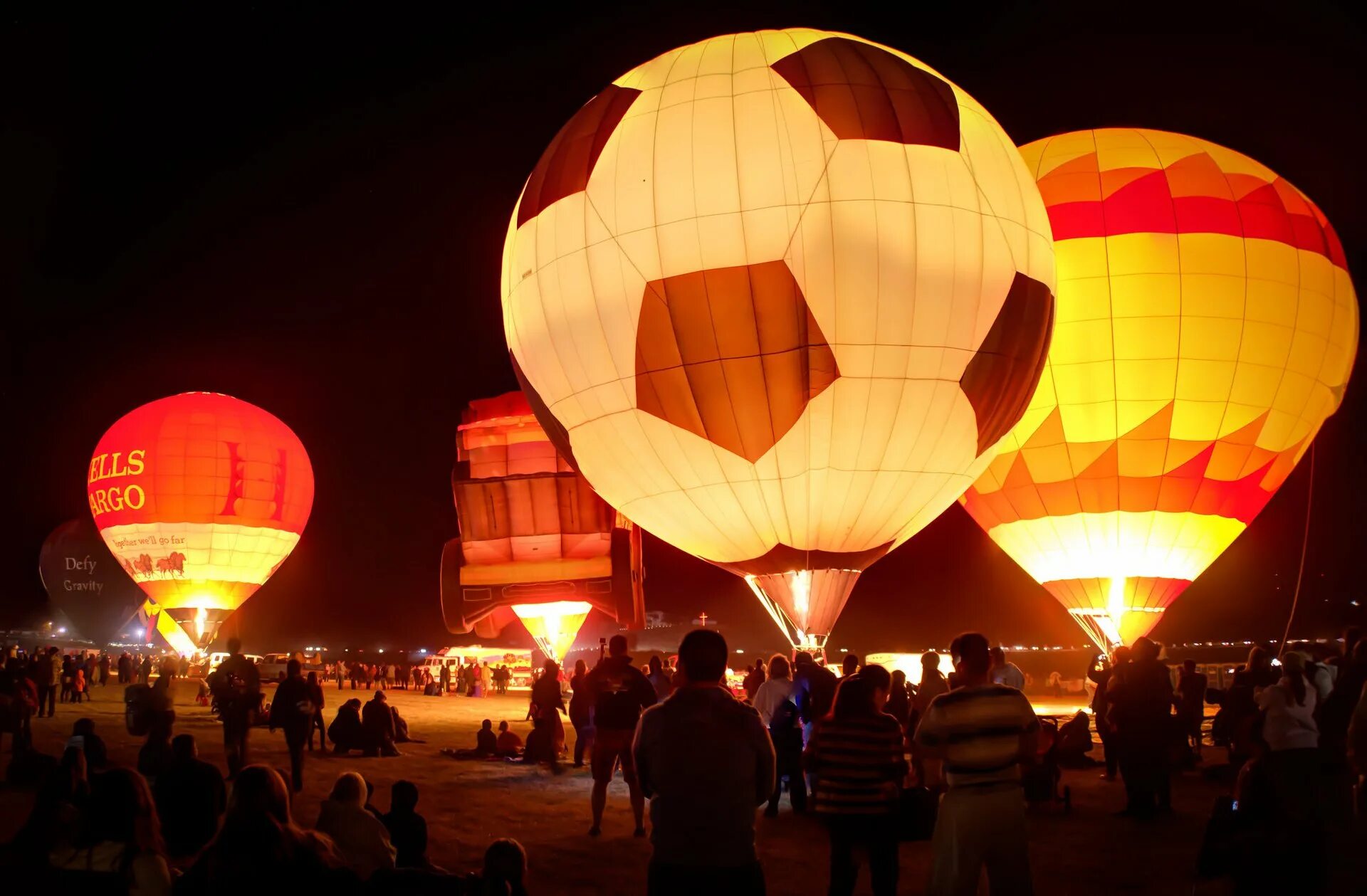 Гонки на воздушном шаре. The great Reno Balloon Race Невада. Фестиваль воздушных шаров. Фестиваль воздушных шаров в Канаде. Воздушный шар Канада.