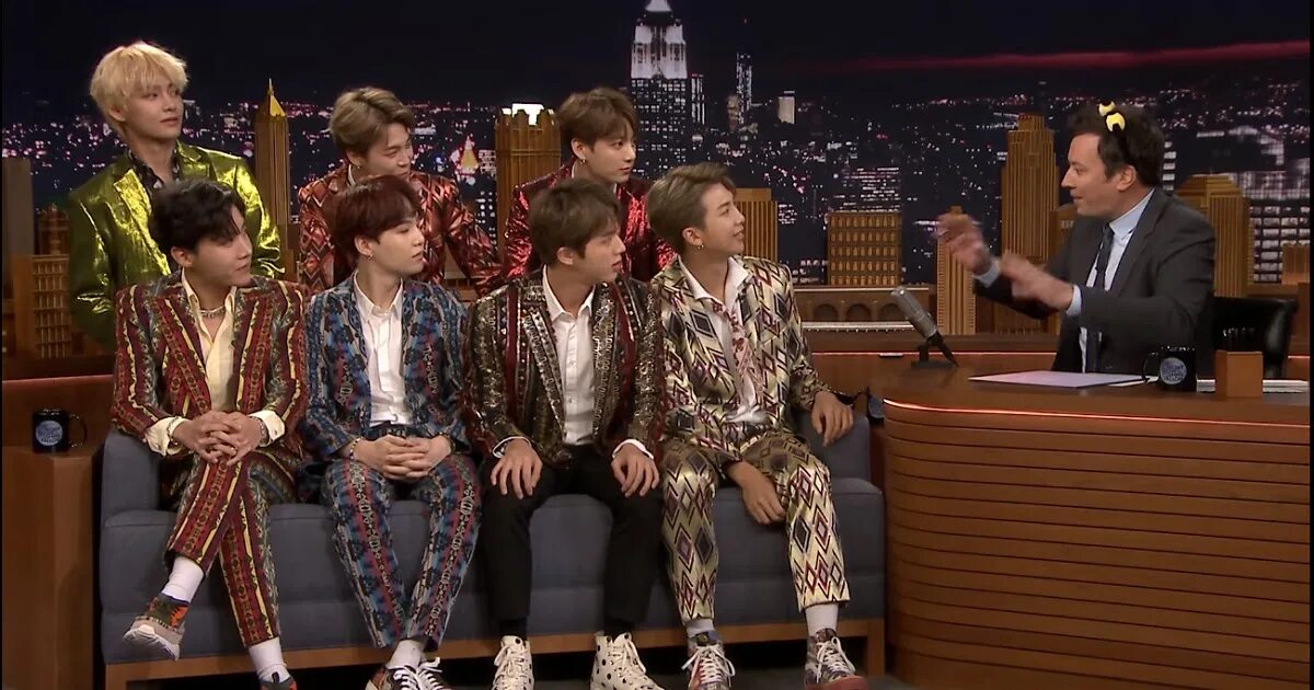 БТС на шоу Джимми Фэллона. Ургант и БТС. The Tonight show BTS. Вечерний Ургант БТС. Бтс шоу на русском