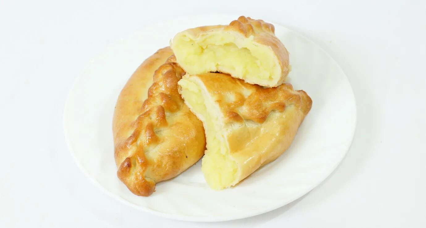 Печеный пирог с картошкой. Пирожки с картошкой. печеные пирожки с картошкой. пирожок печеный с картофелем. perajok s kartoshka.