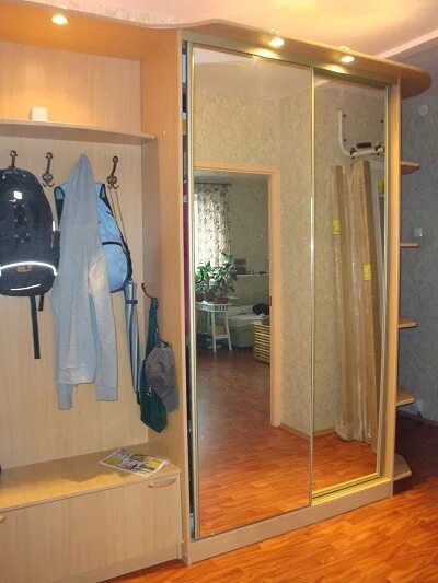 Шкаф в прихожую 35 см. Шкаф в коридор глубина 45 см. шкаф-купе в узкую прихожую глубина 40. шкаф купе в прихожую 45 см. шкаф-купе узкий в прихожую глубина 40 см.