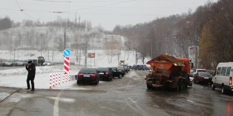 Ремонт мызинского моста в нижнем новгороде 2024. Строительство Мызинского моста Нижний Новгород. Газель упала с Мызинского моста.