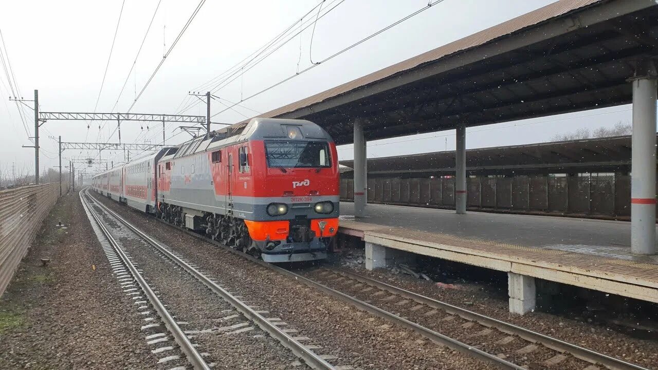 Москва ульяновск поезд едет. Поезд 022й «Ульяновск». Поезд 022й Ульяновск двухэтажный. Фирменный поезд Ульяновск Москва. Поезд 022 Москва Ульяновск двухэтажный.