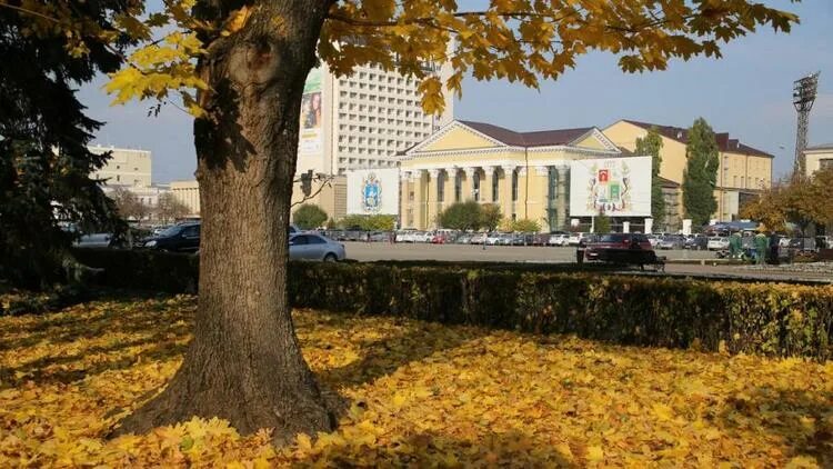 Осень в ставрополе. Евпатория дувановская осень. Осенний ставрополь. Главная улица ставрополя. Холодные родники ставрополь.