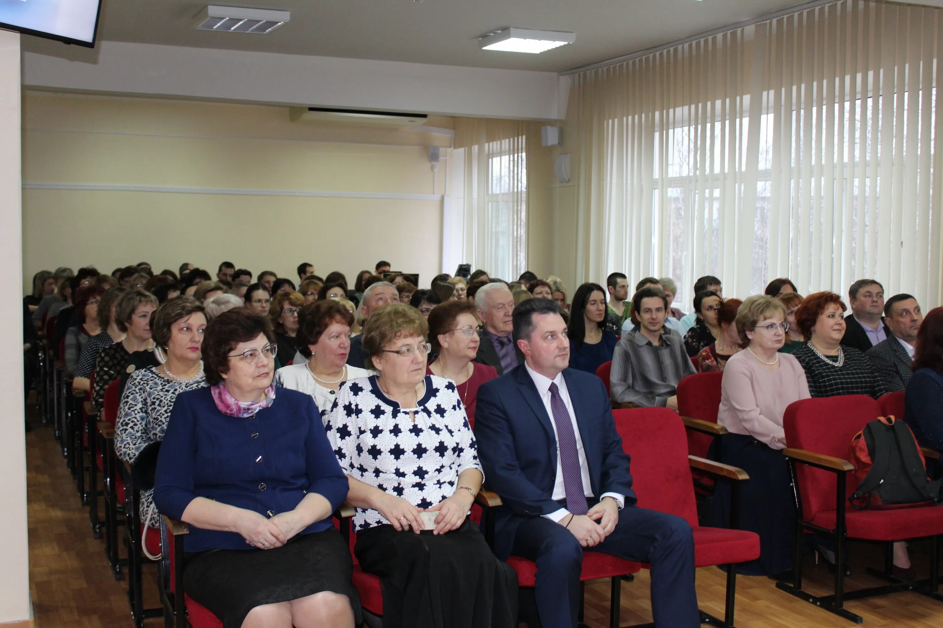 Сайт пенсионного фонда владимирской. ПФР Владимирской области Курбаков. ОCФР по Владимирской области. ОПФР по Владимирской области руководство. Фото торжественное собрание 21 февраля 2024 г. во Владимирской области.