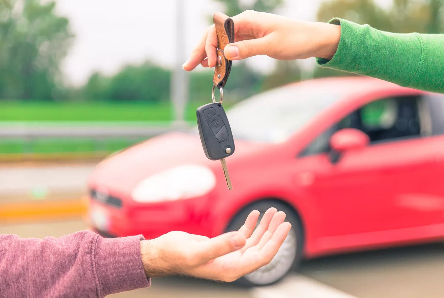 Сдача авто. Продаю машину. деньги в машине. с покупкой машины. осаго при продаже автомобиля.