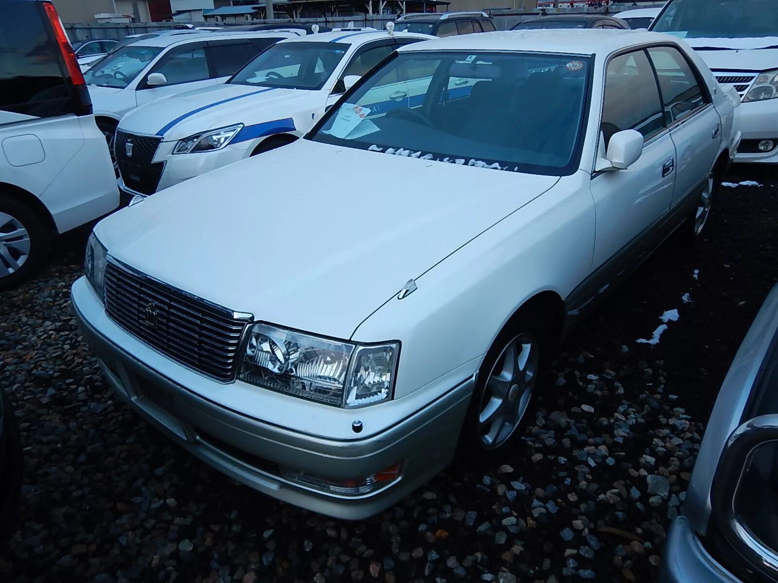 +toyota crown coupe super saloon 1967. Crown 19. Кровн 19 года. Тойота краун jzs 155 рояль тауринг. Тойота краун 1998 года.