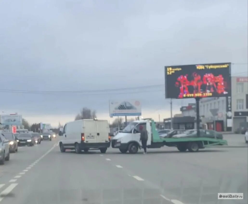 Происшествия смоленск сегодня. Краснинское шоссе смоленск. Дтп на краснинском шоссе в смоленске сегодня. Дтп смоленск краснинское шоссе. Дтп смоленск краснинское шоссе 4 03 2016 рено сценик.