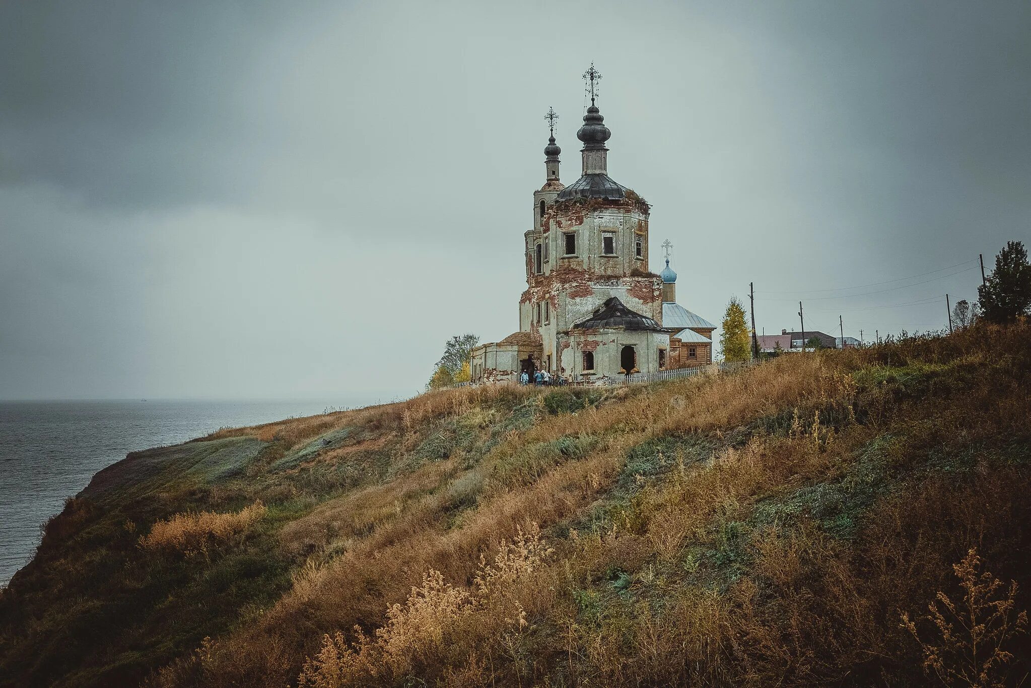 Погода в шуране татарстан. Село Шуран Татарстан Церковь. Село Шуран Лаишевский Церковь. Озеро Шуран Татарстан. Светлый берег Шуран.