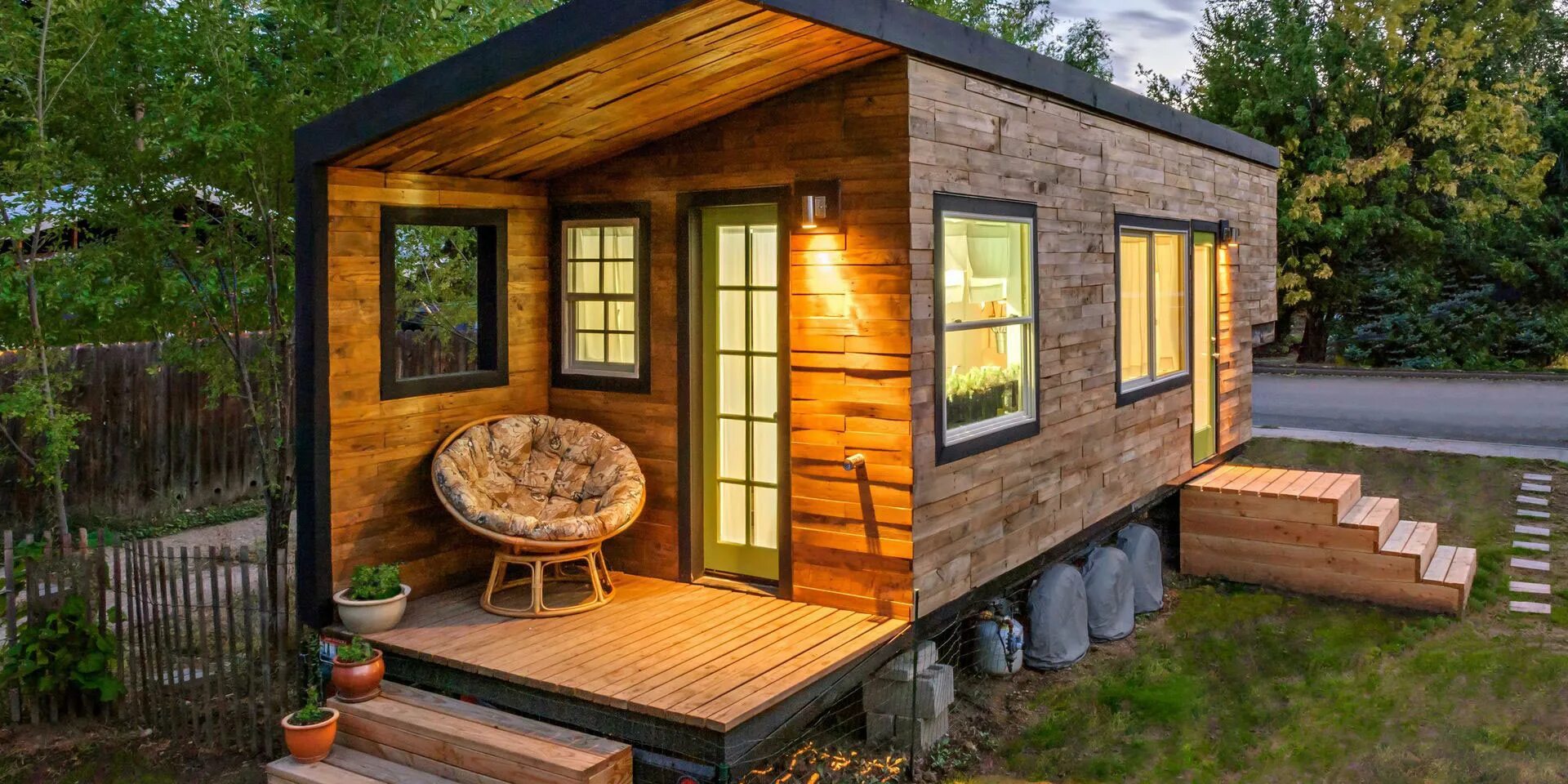 На что поставить бытовку на участке. Tiny House с односкатной крышей. Маленький домик Тини Хаус. Дачные домики Тини Хаус. Тини Хаус (tiny House).