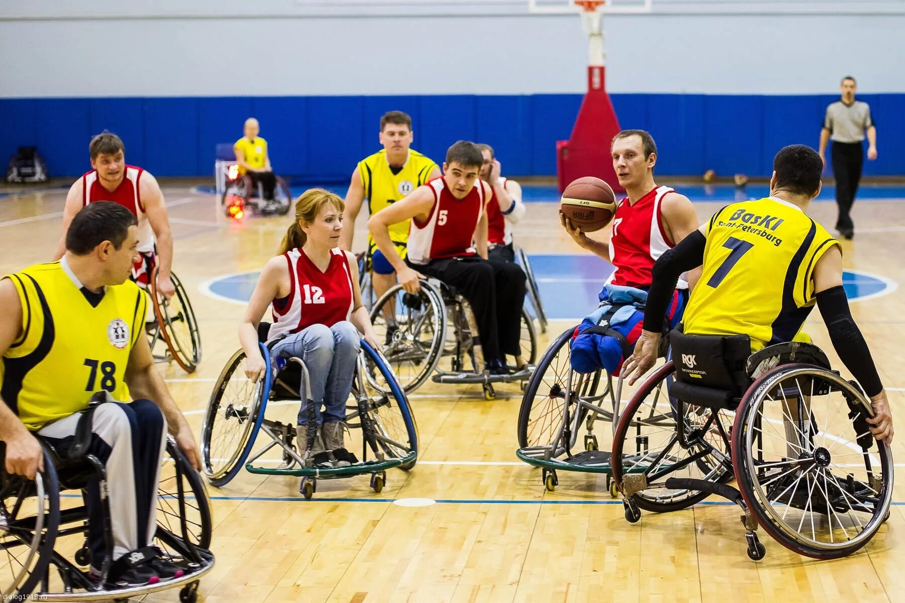 Рождение с инвалидностью. Спорт для инвалидов. Спортивные соревнования инвалидов. Спорт для людей с ограниченными возможностями. Спорт с оораниченными возможность.