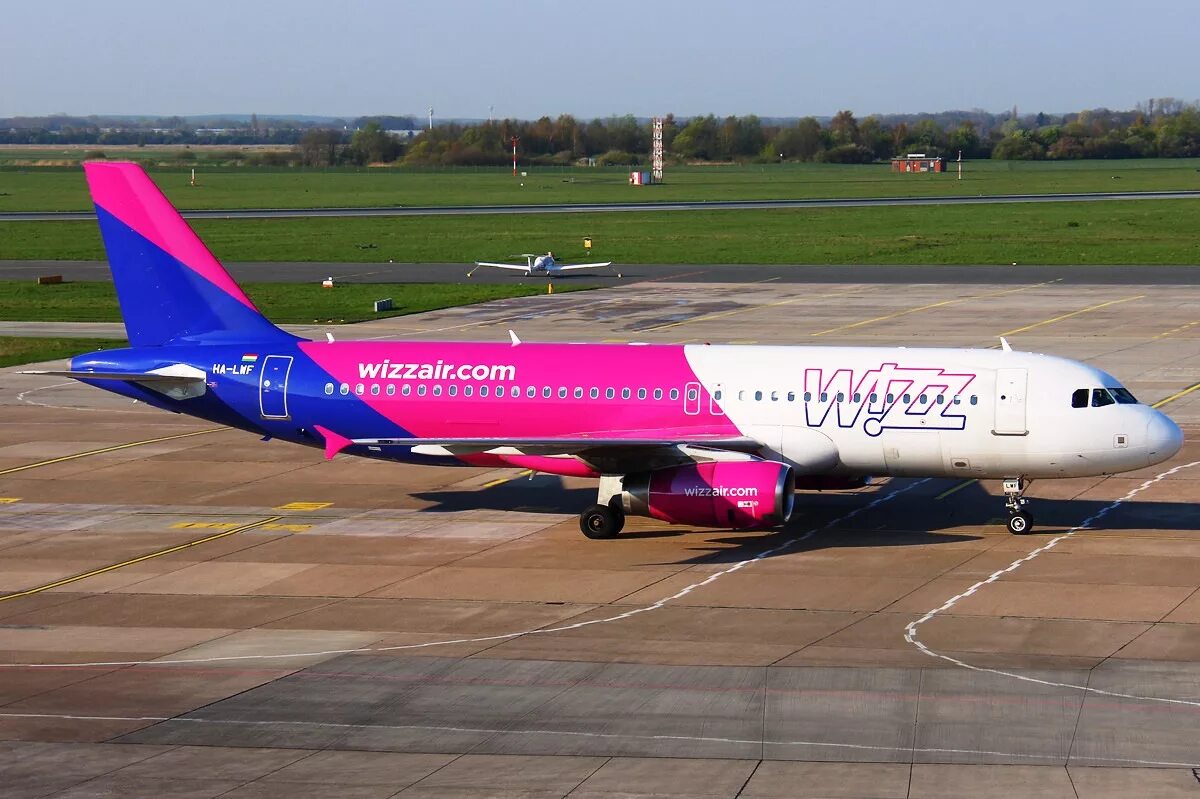 Авиакомпания wizzair. Wizz Air a330f. Wizz Air Abu Dhabi самолеты. Wizz Air парк самолетов. Wizz Air Malta самолеты.