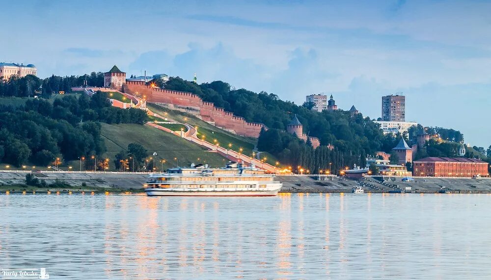 Виды нижнего новгорода с реки. Дятловы горы Нижний Новгород. Река Волга Дятловы горы Нижний Новгород. Вид на Дятловы горы Нижний Новгород. Нижегородский Кремль Дятловы горы.