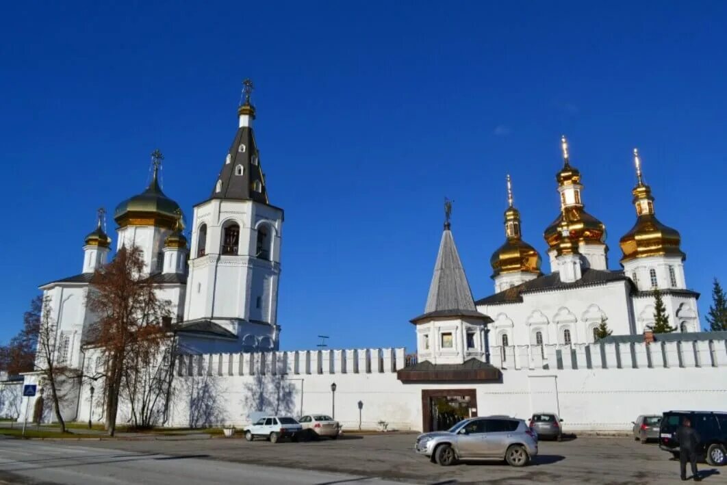 Чем известна тюменская область. Свято-Троицкий монастырь Тюмень. Свято Троицкий монастырь город Тюмень. Троицкий мужской монастырь. Мужской монастырь Тюмень.