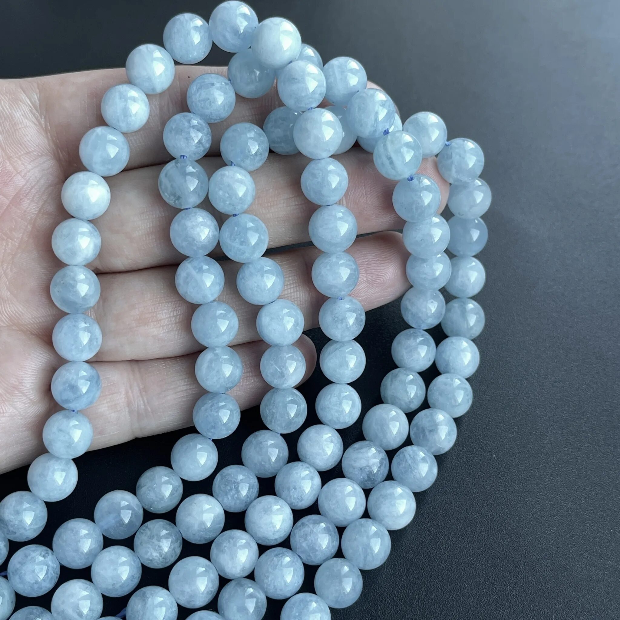 Бусины аквамарин непалированный. Аквамарин бусины фото. Агатовый аквамарин. Аквамарин камень бусины. Аквамарин натуральный бусины.