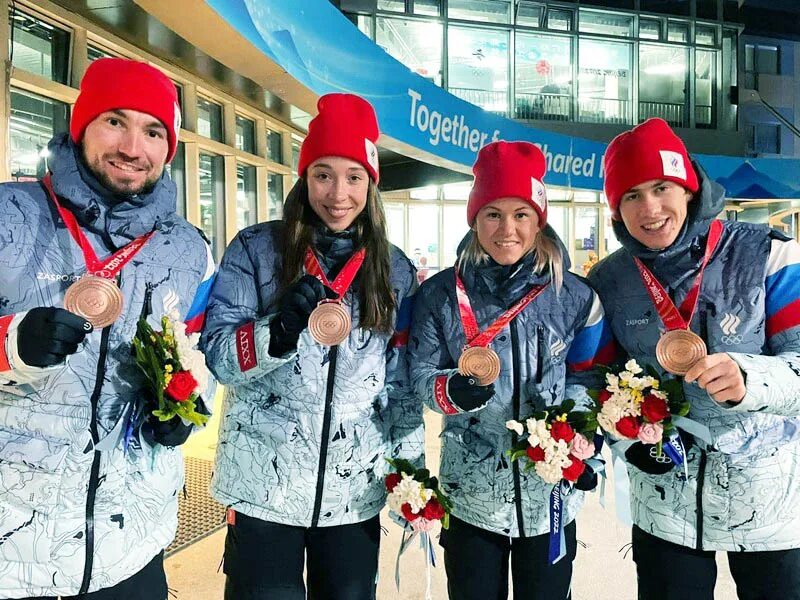 латыпов эдуард биатлон. олимпиада 2022 фигурное катание командный турнир. пекин призеры. олимпиада в пекине 2022 фигуристы. форма сборной россии на олимпиаде 2022 в пекине фигуристы.