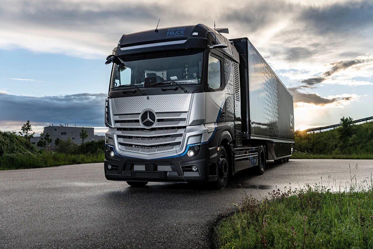 Грузовой автомобиль mercedes. Mercedes-Benz genh2 Truck. Мерседес тягач 2021. Mercedes-Benz-Actros-genh2. Mercedes Benz, Actros, genh2 Truck.