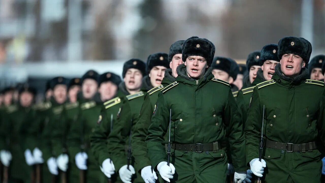 23 февраля сми. Военная форма. Военная форма Российской армии. Форма солдата Российской армии. Солдат Российской армии.