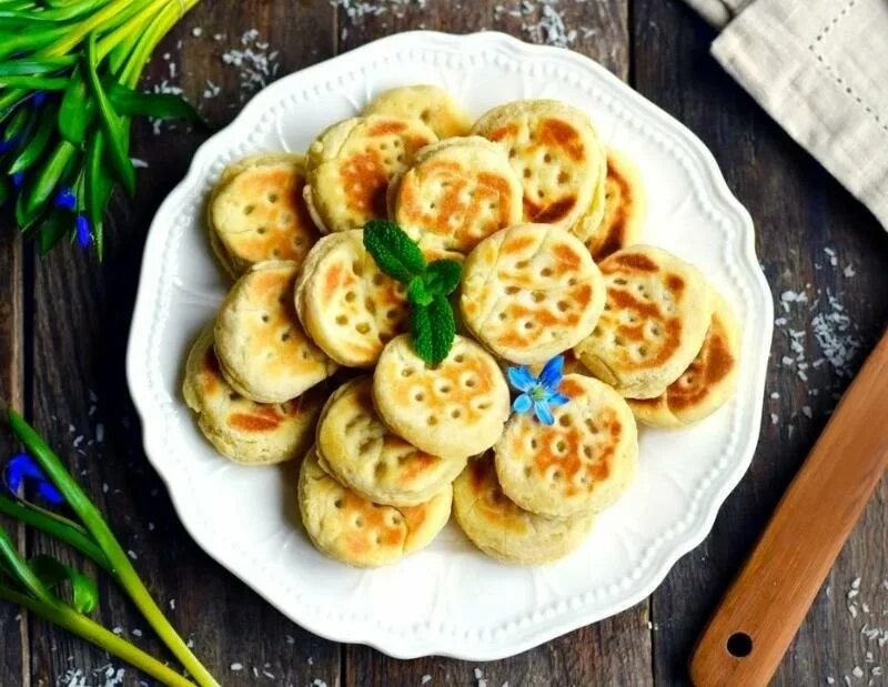Простое печенье на сковороде. Творожное печенье на сковороде. Песочное печенье на сковороде. Простое печенье на сковороде. Печенье на сковороде.