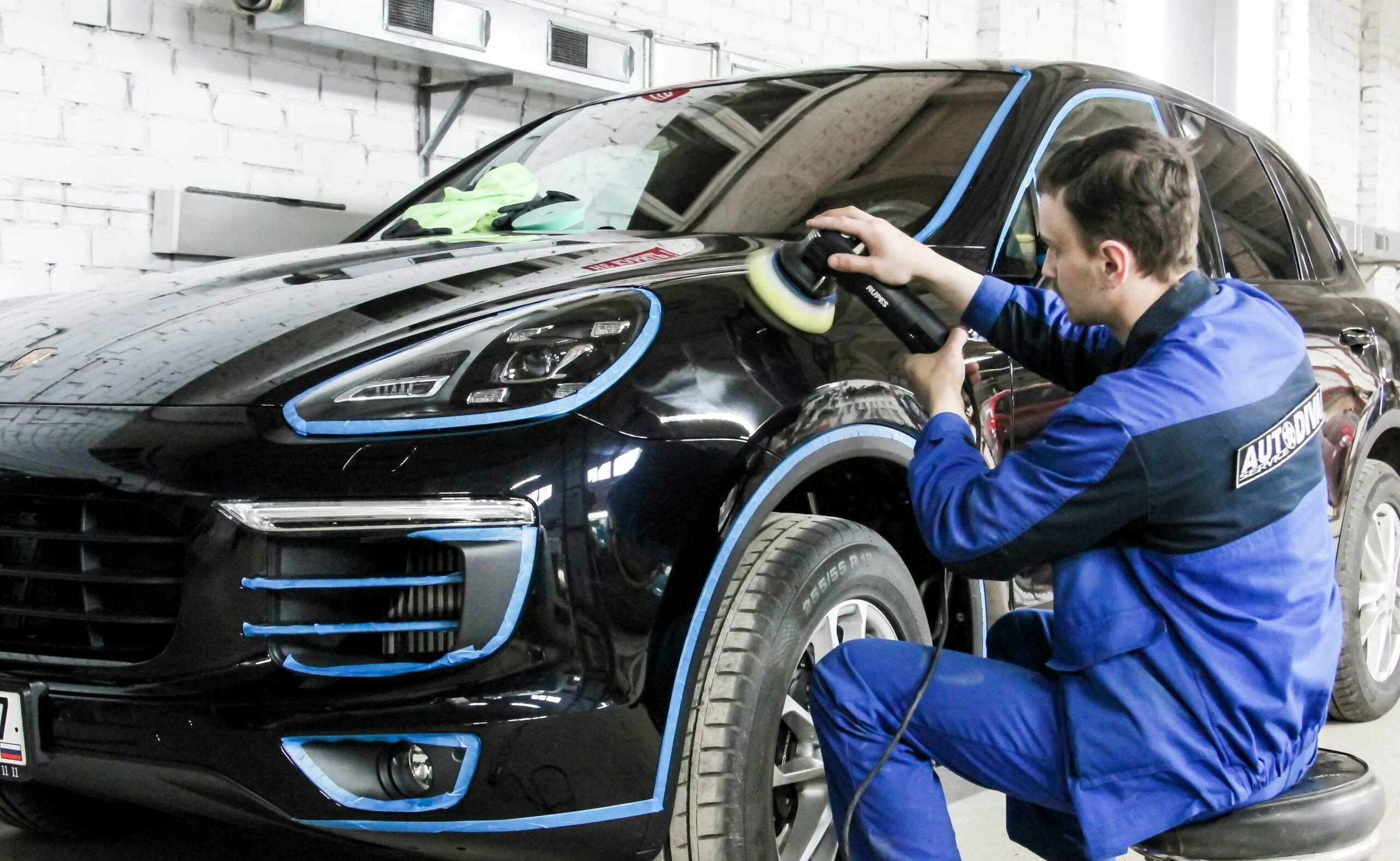 Via detailing. Баринов детейлинг Щербинка. Детейлинг автомобиля. Полировка кузова авто. Детейлинг полировка автомобиля.