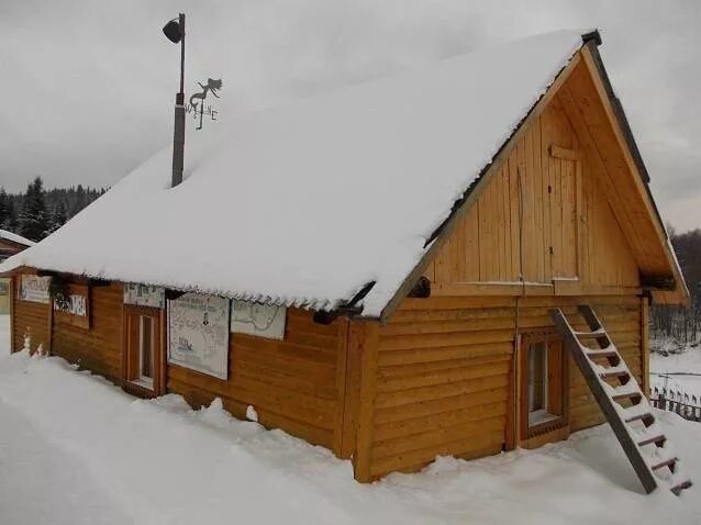 База отдыха усть койва пермь. Усть-койва поселок пермский. Деревня усть койва. База затерянный мир пермь усть койва. База усть койва пермский край.