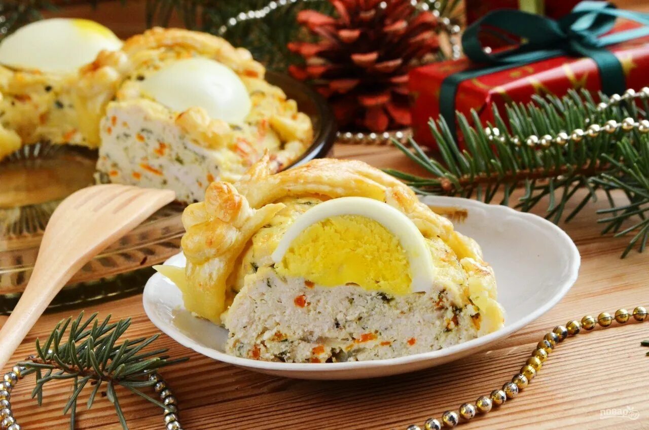 Новогодние блюда быстро и вкусно. Легкие блюда на рождество. рождественский пирог кольцо. рождественская кулинария. рождественский пирог куриный.