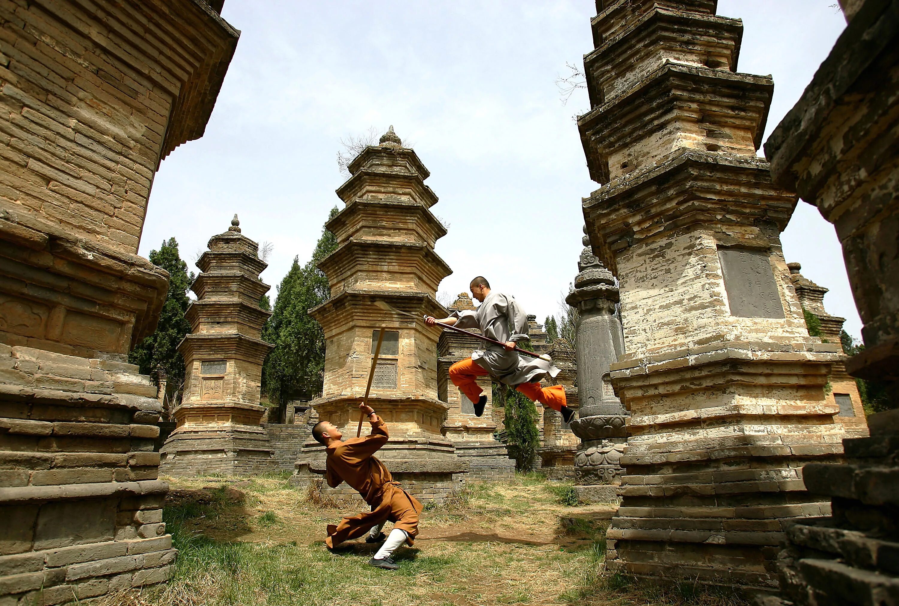 Shaolin temple. Монастырь Шаолинь Хэнань. Храм Шаолинь Лоян. Монастырь Шаолинь Китай. Буддийский храм Шаолинь.