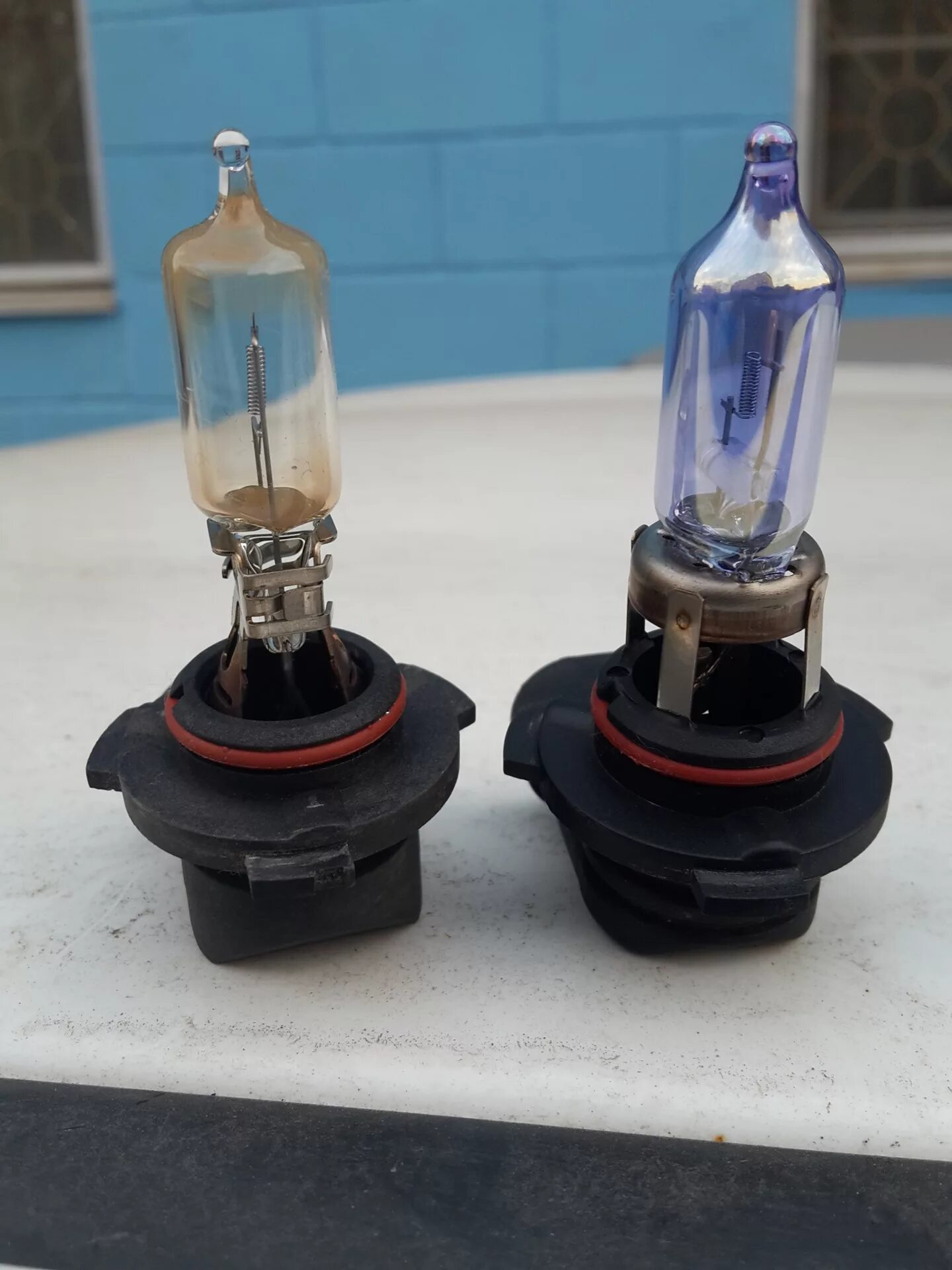 Лампы дальнего. Лампа дальнего света митсубиси лансер 10. Лампа ближнего света фольксваген тигуан 2014. Лампа дальнего света т5 фольксваген. Лампы ближнего света honda civic 4d.