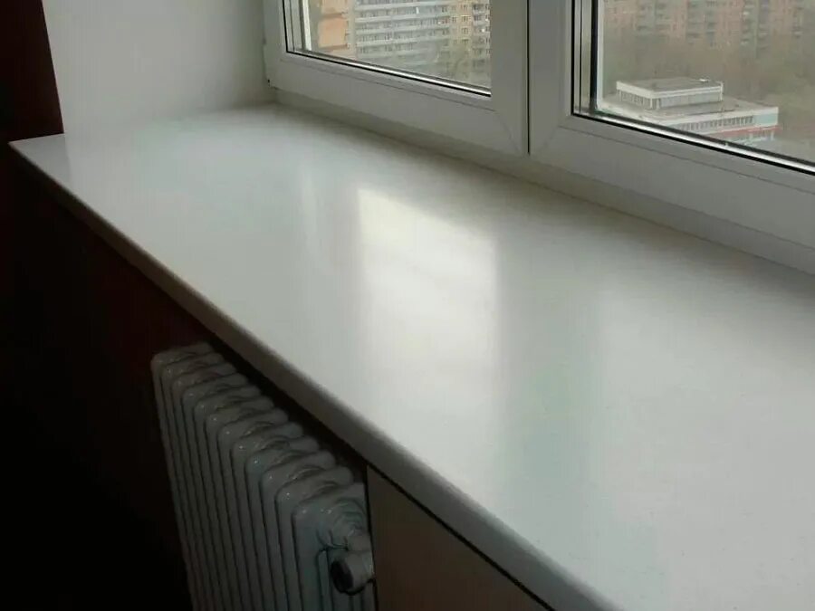 Правописание слово подаконник. Экран для радиатора из искусственного камня. Подоконник из столешницы. Подоконники из мрамора. Мрамор дайно подоконник.