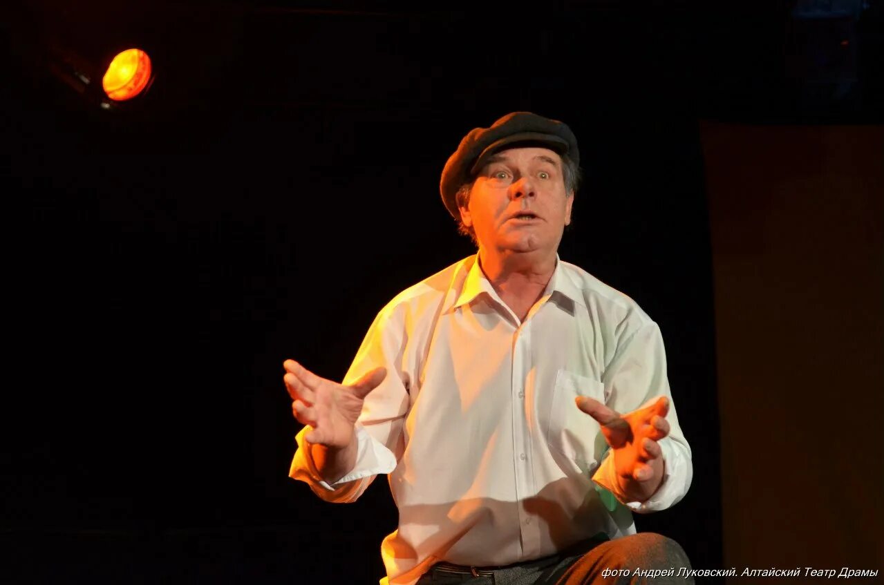 Шукшин книги. Произведения шукшина. Слушать рассказы шукшина в исполнении. Содружество актеров и музыкантов золотой лев. Ульянов шукшин читает.