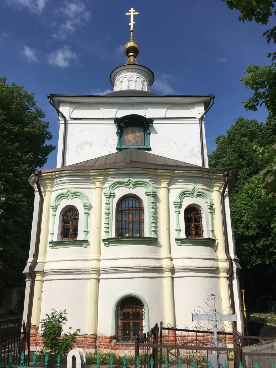 Куркинская церковь владимирской божьей матери. Храм в куркино владимирской иконы божией. Храм в куркино владимирской иконы божией. Храм владимирской иконы божией матери в куркине. Храм в куркино владимирской иконы божией.