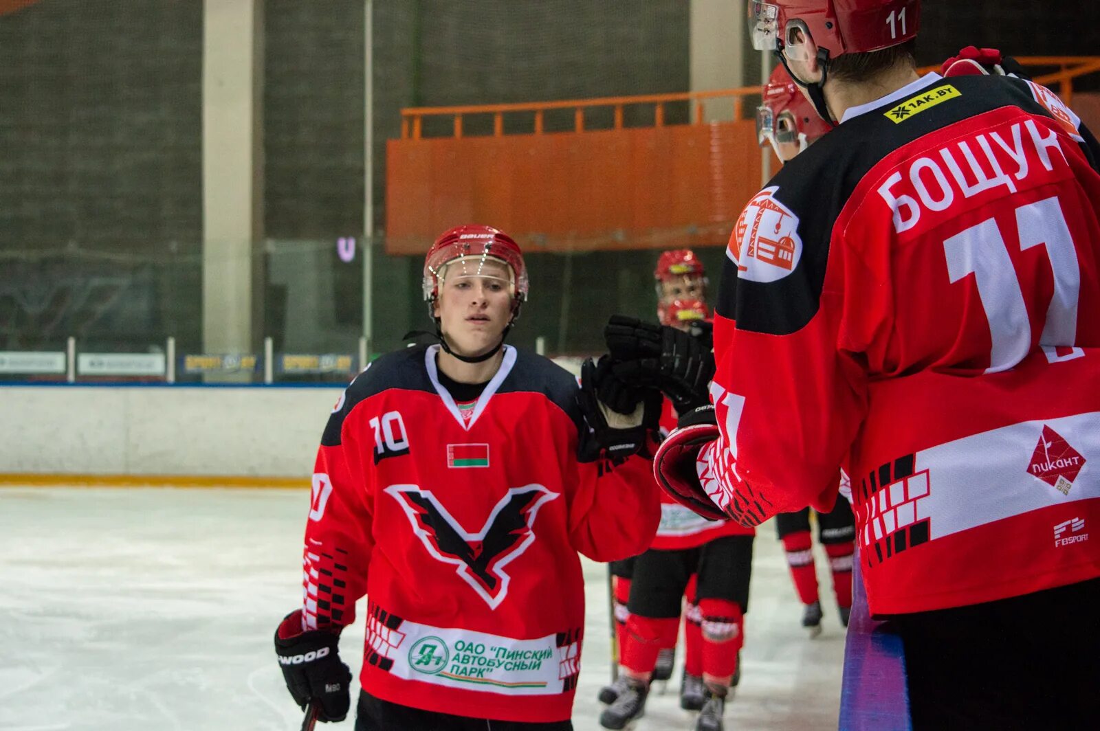 2023. Ястребы пинск. Никита смычков омск. Пинск ястребы. Пинские ястребы жхл.