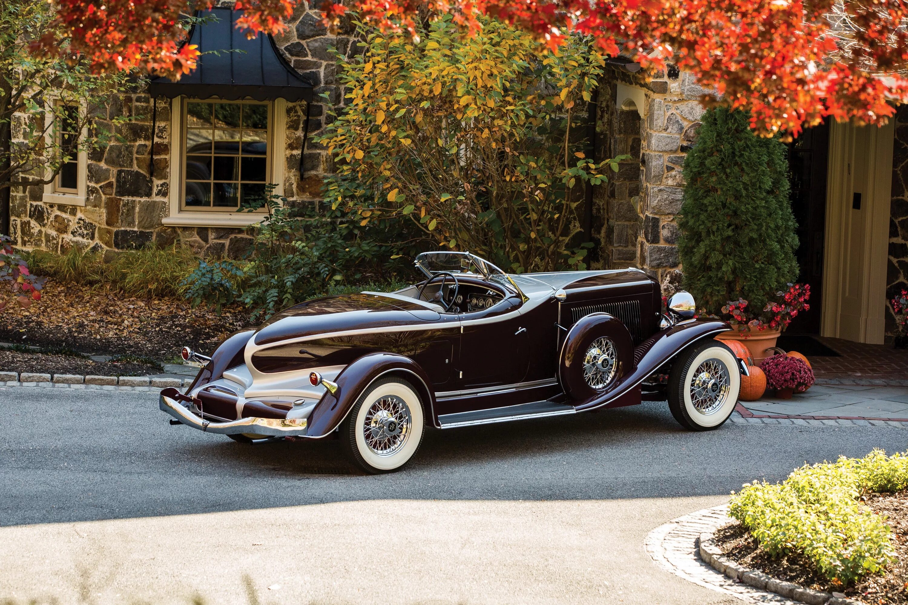 Brown car. Оберн спидстер. "Auburn" "Speedster" "1935" j. Оберн машина. V12 Boattail Speedster.