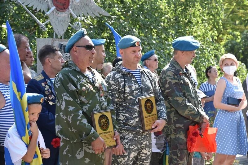 Морозовский десант сегодня. Воинская часть вдв. Морской десант 2021 владивосток конкурс. Великанов морозовский район. Памятник десантникам бердск.