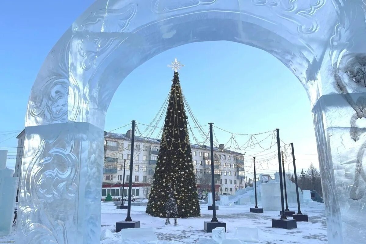 Ледовый лабытнанги. Ледовый городок Лабытнанги 2000. Ледовый городок Лабытнанги 2023. Лабытнанги ледяной городок. Ледяной городок Салехард 2022.