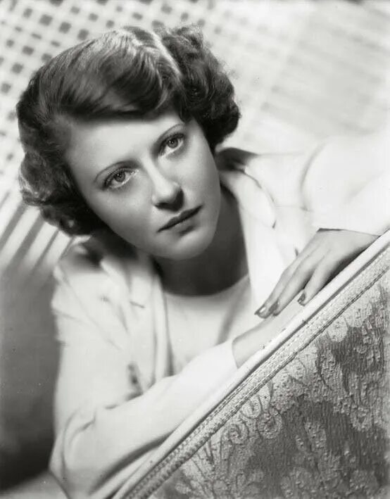 Рут вестхаймер. Имя маргарита. Рут фултон бенедикт. Старые фото богини. Рут имя женское.