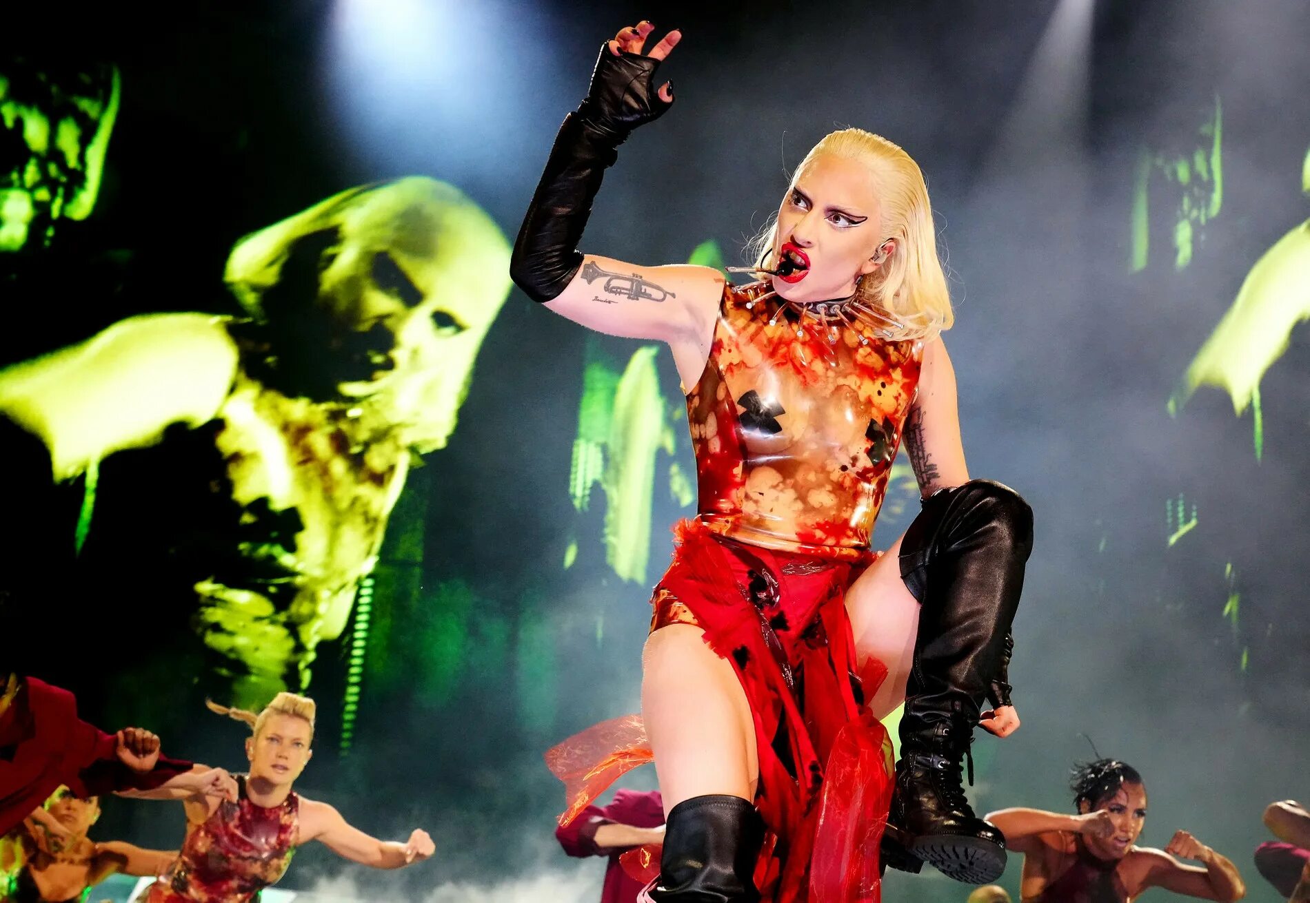 Концерт в париже леди гага. Леди гага фото 2022. Lady gaga chromatica tour. Леди гага концерт 2022. Lady gaga chromatica ball hbo.