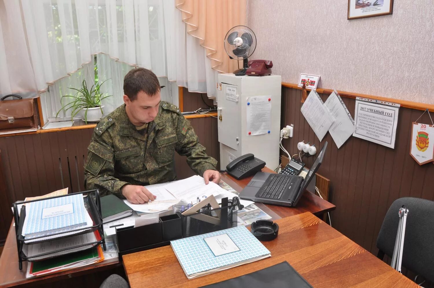 Брюховецкий военкомат. Оборудование военкомата. Кабинет военкома. Кабинет военкомата. Кабинет военного.