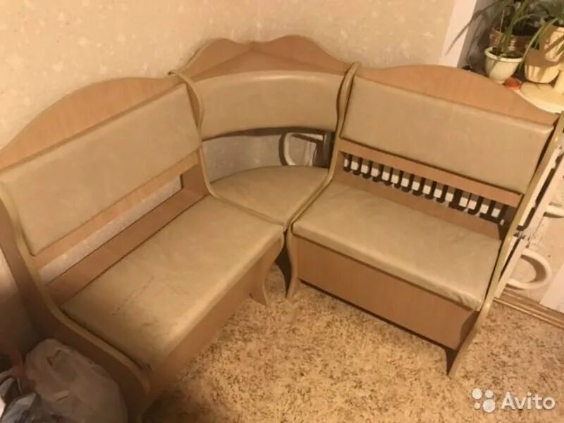 Укр мебель буд, диваны на кухню. Кухонный диван бордового цвета. Кухонный уголок в аксубаеве. Кухонный уголок розовый. Небольшой угловой диван со спальным местом на кухню.