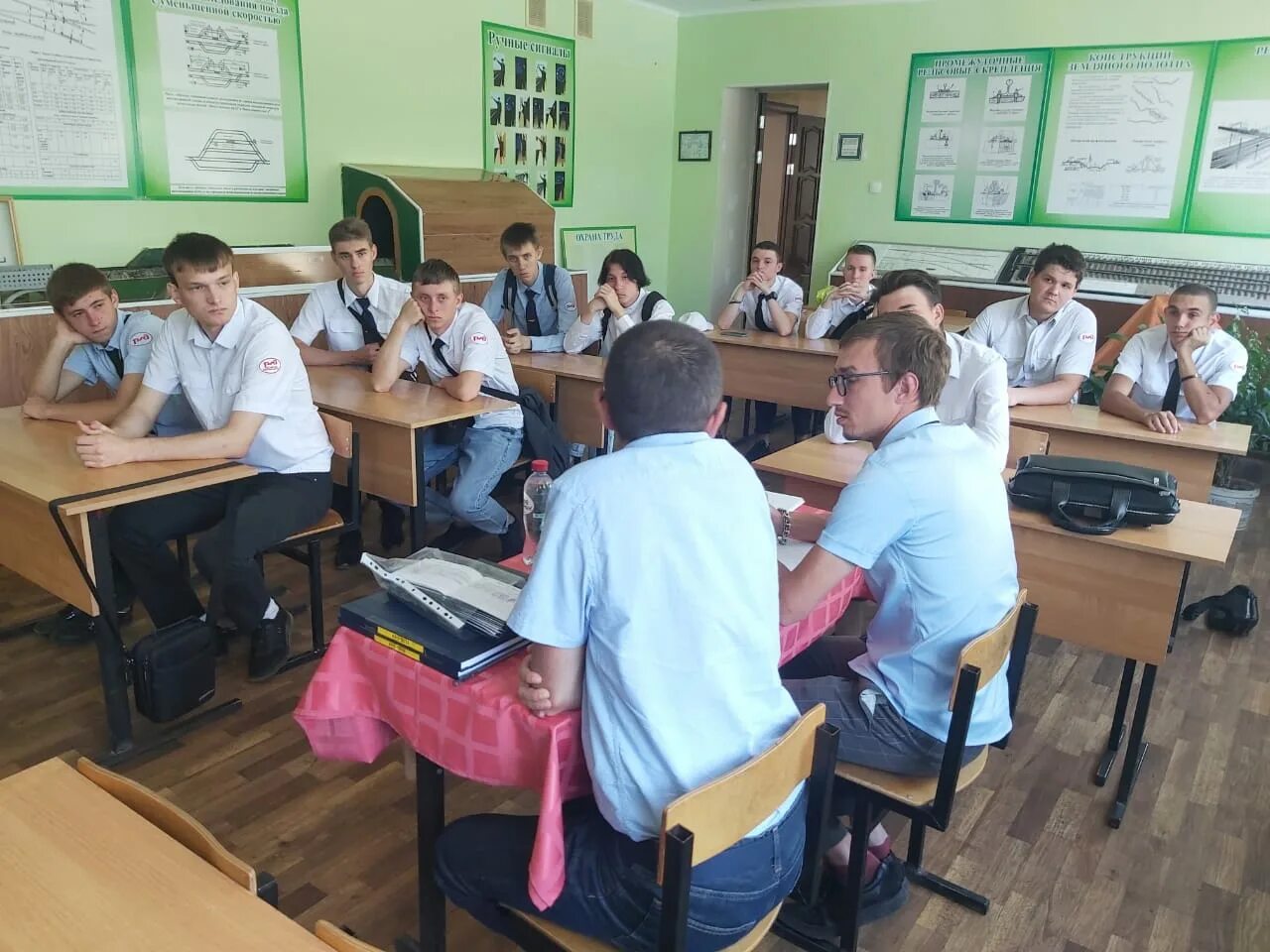 покажи техникум. покажи техникум. академический колледж вгуэс владивосток здание. мед колледж алдан фото. техникум.