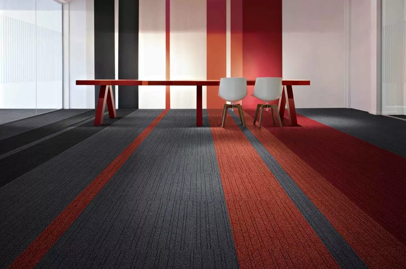 Покрытие пола в офисе. Коммерческие напольные покрытия. Desso traverse. Ковровая плитка tarkett domino. Коммерческие напольные покрытия.