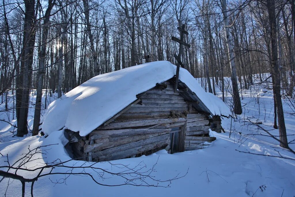жилище монахов отшельников. жилище монахов отшельников. жилище монахов отшельников. жилище монахов отшельников. скит часовня.