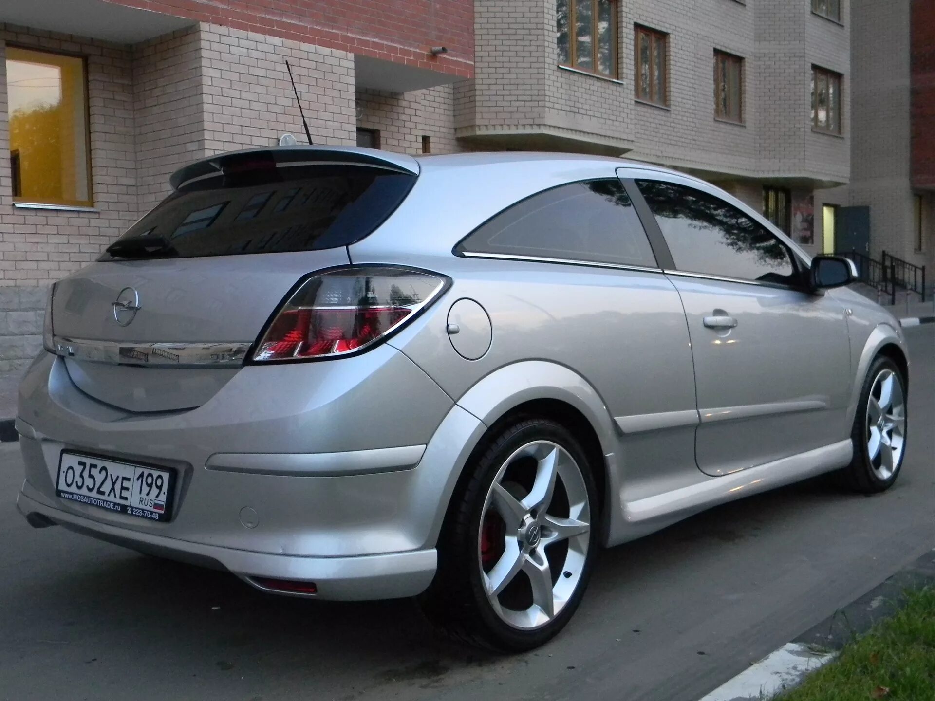 Opel Astra GTC H OPC line 1. Opel Astra h GTC OPC line. Opel Astra GTC 2008 обвес. Opel Astra h 5d OPC line.