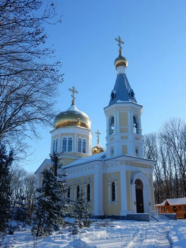 Петровка мясниковский район ростовская область. Монастырь в Петровке Ростовская. Село Петровка храм матери Божией. Храм в Петровке Ростовская область. Петровка Мясниковский район Церковь.