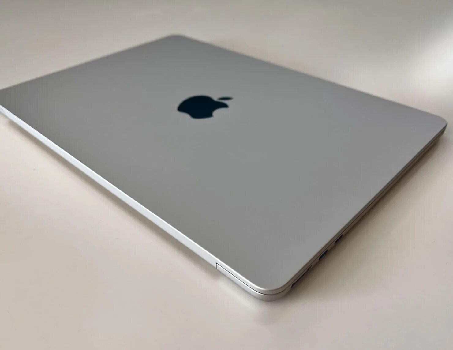 Apple macbook 13 2025. Macbook air m2 256. macbook air m2. макбук м2. air 2.