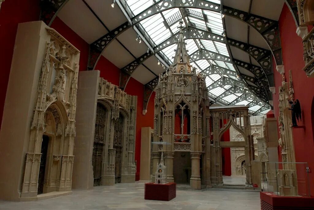 Музей имени щусева в москве. Государственном музее архитектуры. Государственном музее архитектуры. В. Щусев музей архитектуры москва.