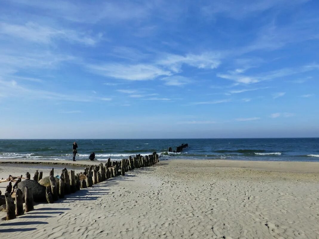балтийское море калининград. балтийский пляж в балтийске. куршская коса фото. балтийск калининградская область пляж. янтарный пляж калининград.