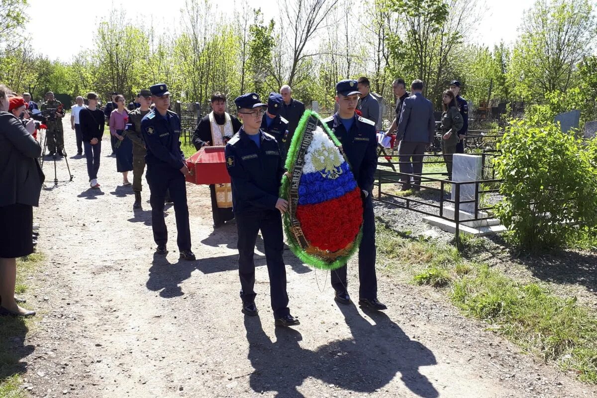 Дема могила летчика. Ветеран ВОВ летчик живой.